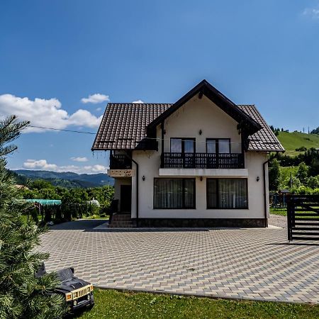 Pojorîta Casa Iuliaヴィラ エクステリア 写真