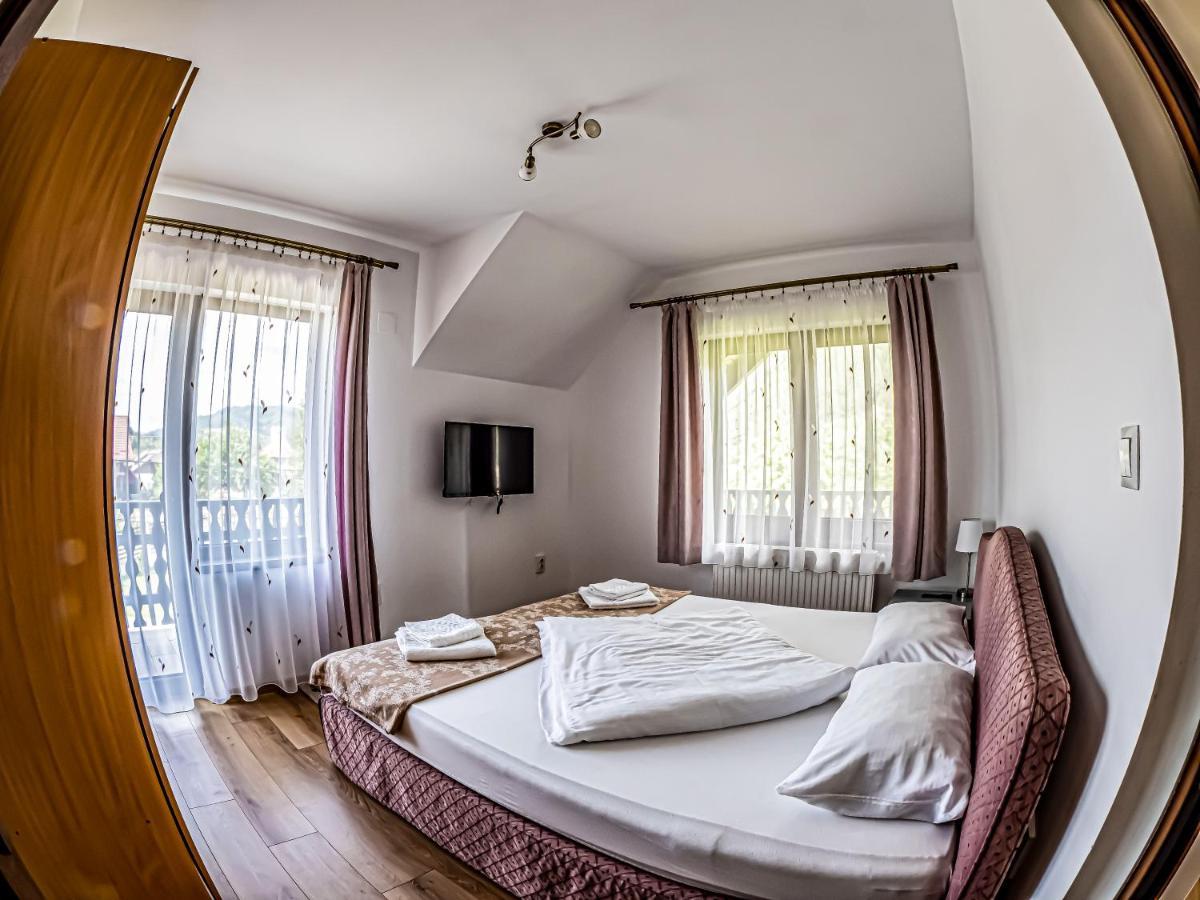 Pojorîta Casa Iuliaヴィラ エクステリア 写真
