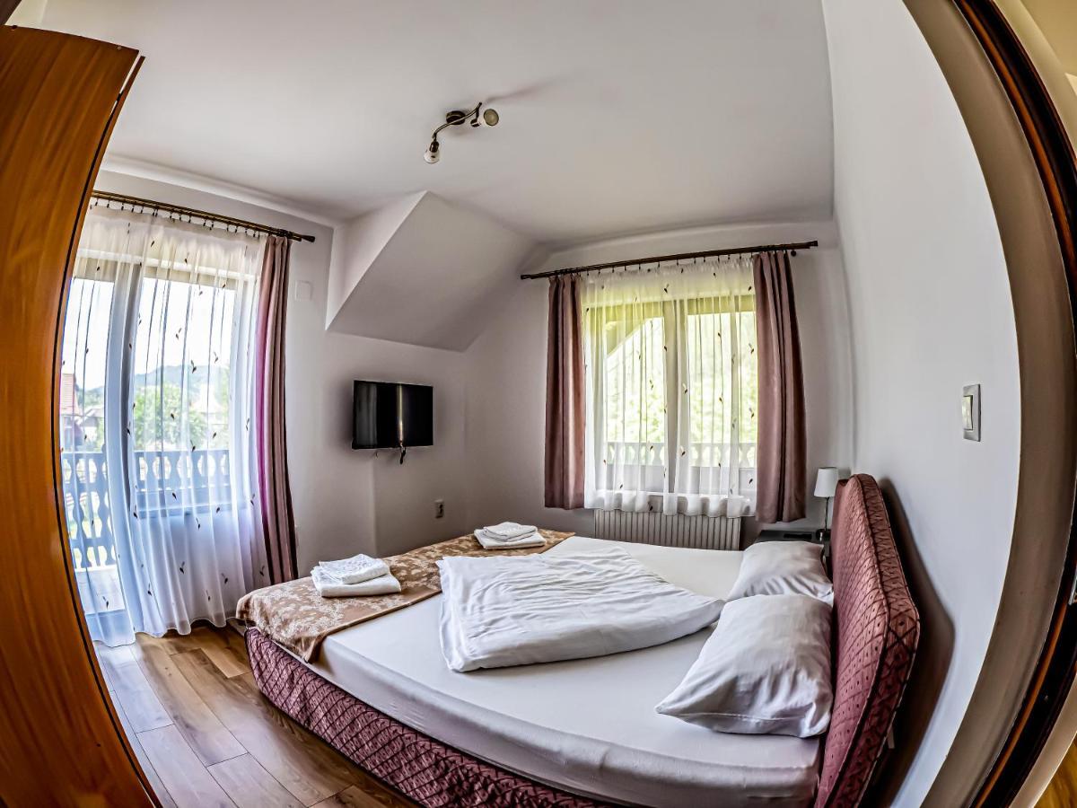 Pojorîta Casa Iuliaヴィラ エクステリア 写真
